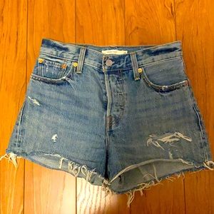 Levi’s Wedgie Shorts